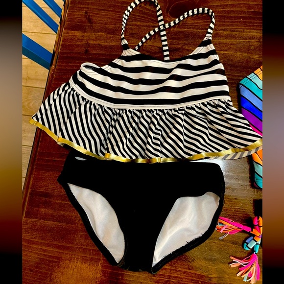 Little Girls 4/5 Swimsuit 6 Piece Lot Swimwear Bikini Tankini Bundle - Picture 3 of 5